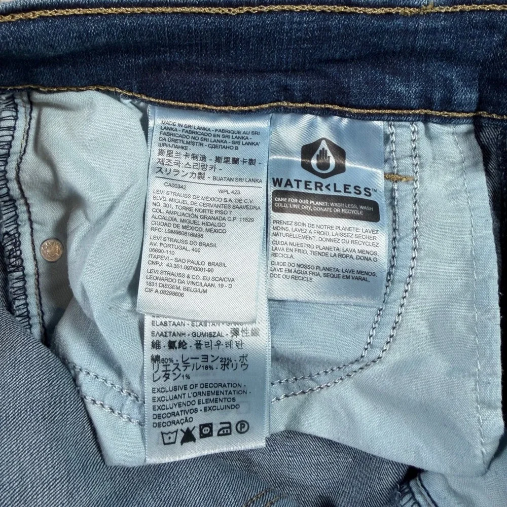 Levi's Classic‎ Bootcut Jeans Womens 12 (FITS 31x31) Blue Dark Wash Stretch